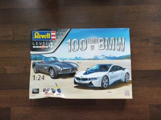 Revell 100 Years of BMW Model Kit BMW 507 and BMW i8 2