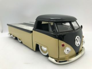 Jada V Dubs 1963 Vw Pickup With Sliding Bed 1:24