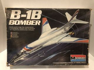 Monogram B - 1b Bomber Aircraft Plane 1:72 Scale Model 5605