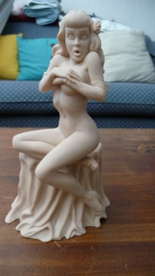 Graphitti Design Dave Stevens Bettie Betty Page - 1/8 Scale Figurine - Sexxyy