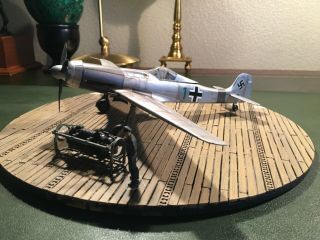 Built Custom 1/48 Ta - 152 H Diorama Luftwaffe