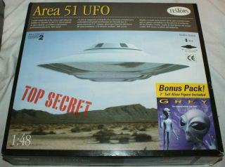 Testors Area 51 Ufo Alien Space Ship Craft Model Kit No.  576x Near