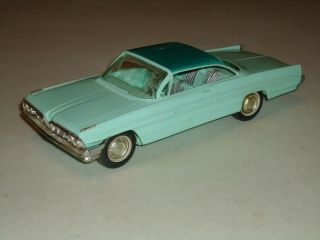 1/25 1961 Pontiac Bonneville Hardtop Promo Model Car