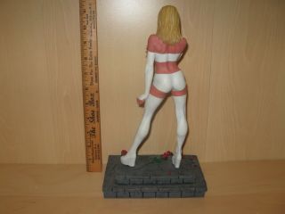 Emma Frost Sexy Statue CS Moore Marvel Premiere Spring Modern Diamond Select 3