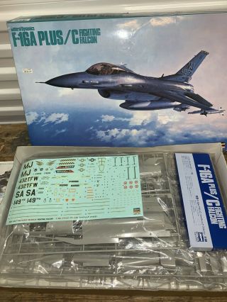 Hasegawa General Dynamics F - 16a Plus/c Fighting Falcon 1:32 Scale Model 08025