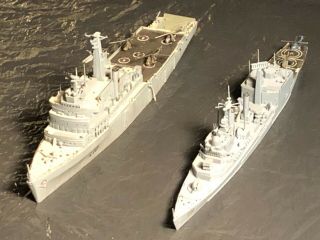 1/700 Scale Royal Navy Cold War Set: Cruiser,  Lst,  Helicopters