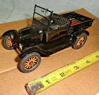 1/24 Danbury 1925 Ford Model T Runabout Pickup Die - Cast Model