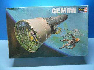 Revell Gemini Space Craft Unassembled Model Kit 1:24 2000 Plus Special Decal