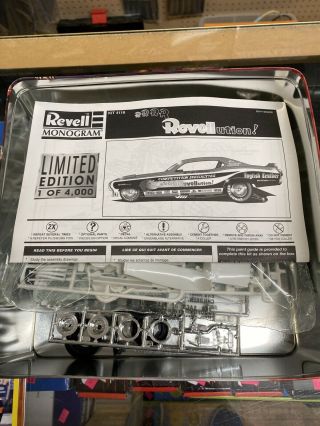 Revell 1/25 Scale Revellution Funny Car Collectors Tin Edition 85 - 4118 3