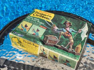 1970s Mpc Model Kit Disney Pirates Of The Caribbean - Hoist High The Jolly Roger