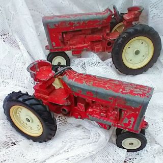2 Vintage Ertl Diecast Tractors 1/16 Red International Harvester Ih Narrow Nr