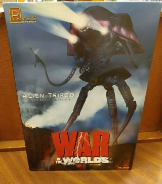 Q122 Pegasus War Of The Worlds Alien Tripod Model Kit