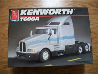 1990 1:25 Plastic Model Kit Of A Kenworth T600a Semi Tractor By Amt/ertl