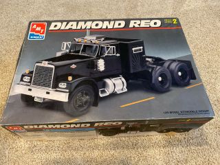 Diamond Reo Tractor Truck Amt Ertl 1:25 Model Kit Unbuilt 8137 D9 Open Box