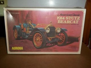 Aurora American Classic 1914 Stutz Bearcat 1/16 Scale