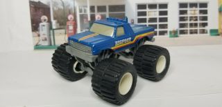 Vintage 1991 Hot Wheels Big Foot Champion Ford Monster Truck w/ removable Tires 2