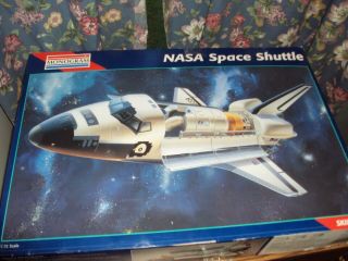 1/72 Monogram Revell Nasa Space Shuttle Discovery Model Kit 1995 Ages 10 Up