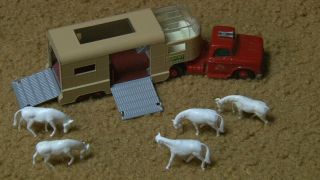 1968 Lesney Matchbox K - 18 King Size Dodge Tractor Articulated Horse Van 5 Horses