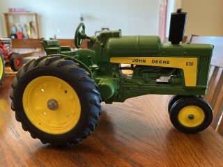 Ertl John Deere 1/16 Die Cast Toy Farm Tractor Model 630