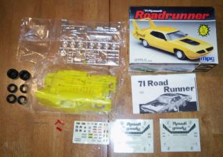Mpc 1971 71 Plymouth Roadrunner 1/25 Model Car Kit 3 In 1 Inside 1987