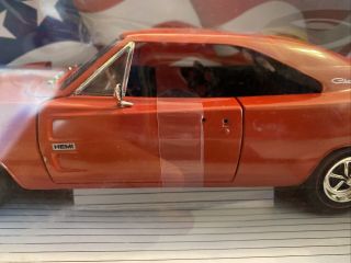 American Muscle ERTL 1/18 Diecast Metal Red 1969 Charger Daytona 3