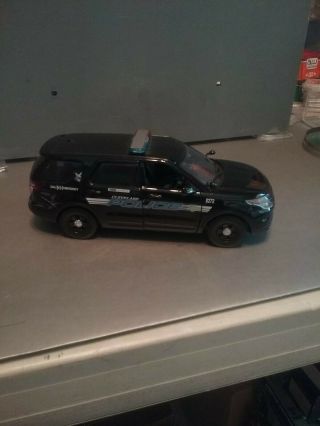 1/24 Motor Max Police Ford Cleveland With Lights