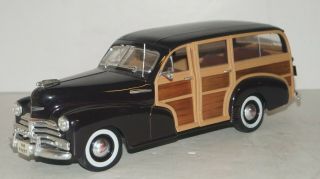 1948 Chevrolet Black Fleetmaster Woody 1/18 Diecast Car By Maisto