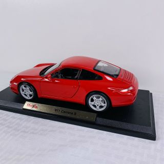 Maisto 1:18 Diecast Porsche 911 Carrera S