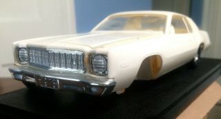 1975 Plymouth Road Runner Coupe Mpc 1/25 Unpainted Builder