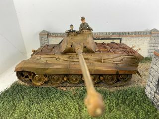 Professionally Built 1/35 German King Tiger 2 - Figures Loose Weathered Painted