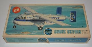 1974 Airfix 1/72 Short Skyvan Airplane Model Kit 04018 - 3 - Parts
