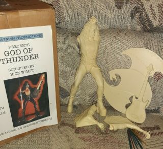 Kiss Gene Simmons God Of Thunder Fatman Prod.  1:8 Resin Model Kit Rare Oop