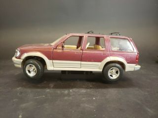 Vintage 1992 Ford Explorer 1/24 Scale Maisto Diecast Model A44 Red Goodyear