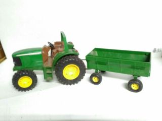 John Deere Tractor And Wagon Toy By Ertl - Tbek37163