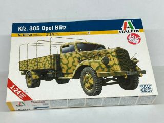 Italeri 1/24 Kfz.  305 Opel Blitz German Truck,  Contents.
