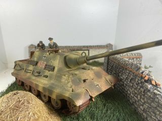 Tamiya German Jagdtiger Sp Gun Tank Built Painted 1/35 Weathered Paint 2 Figure