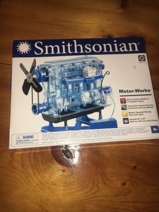 Smithsonian Motor 4 - Cylinder Engine Model Physical Science