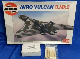 Airfix 1/72 Avro Vulcan B.  Mk2,  Bonus