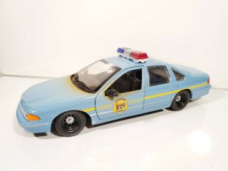 Dimension 4 Hot Pursuit Delaware State Police Chevrolet Caprice 1/24 Diecast