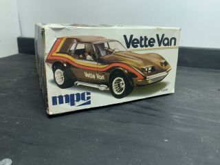 MPC 1/25 Vette Van 1977 Issue Model Kit 1 - 3707 (Complete) 3