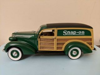 1/24 Crown Premiums Collectible 1937 Studebaker Snap - On Woody Coin Bank