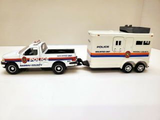 1/43 Custom Welly Nassau County,  Ny Police 1997 Ford Pick Up & Horse Trailer