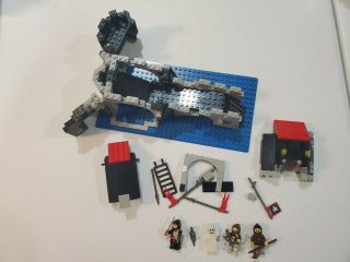 Lego 1992 Castle Series “wolfpack Tower” 6075