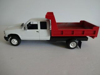 365 - 1/25 Scale - Custom Built Curbside Chevy Dump Truck - Display - Parts