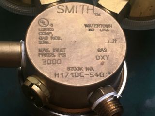 Smith 2 - Stage Oxy Regulator,  model no.  H1710C - 540 3