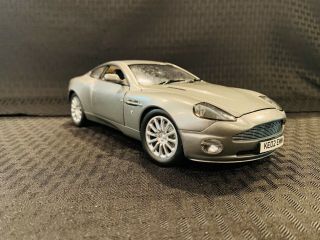 Aston Martin Vanquish Db5 James Bond Die Another Day 1:18 Model Car