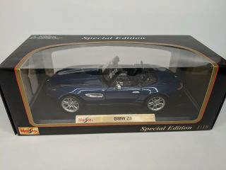 1:18 (1/18) Scale Bmw Z8 Diecast Model Car By Maisto In Royal Blue