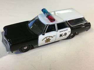 Johnny Lightning 1:64 Loose 1973 Chevy Chevrolet Caprice Wagon Police K - 9