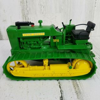 Ertl John Deere 1010 Crawler Tractor Diecast 1:16 Scale