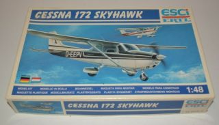 Esci Ertl Cessna 172 Skyhawk 1/48 Model Kit 4064 - Parts